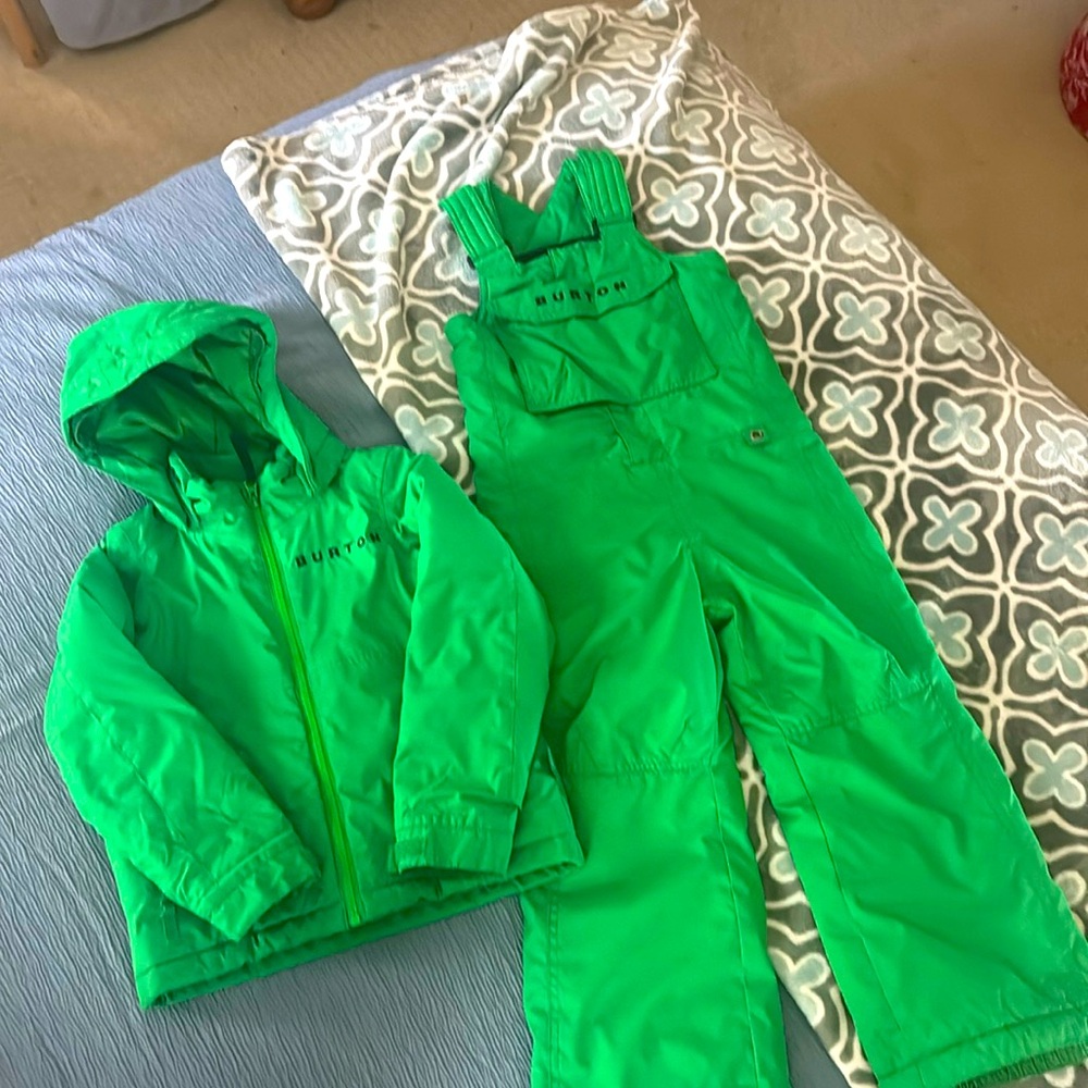 Burton children’s 2 piece snowsuit 4T